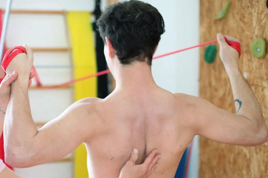 physiotherapie-graz-rotatorenmanschetten-training-sehne-schulter-stabilisieren Physio Training in Graz Rotatorenmanschette