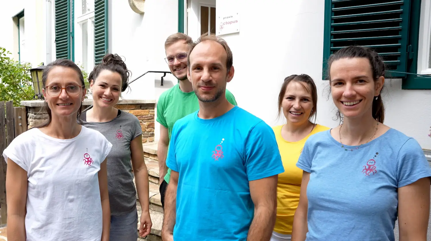 team-praxis-octopus-gruppenfoto-stellt-sich-vor physio team praxis octopus graz